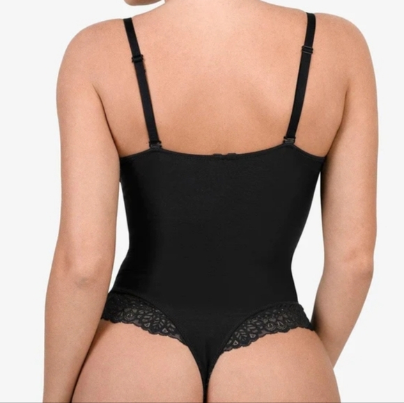 Deep V Neck Lace Bodysuit (BNIP, NOT Popilush!) - Picture 4 of 5